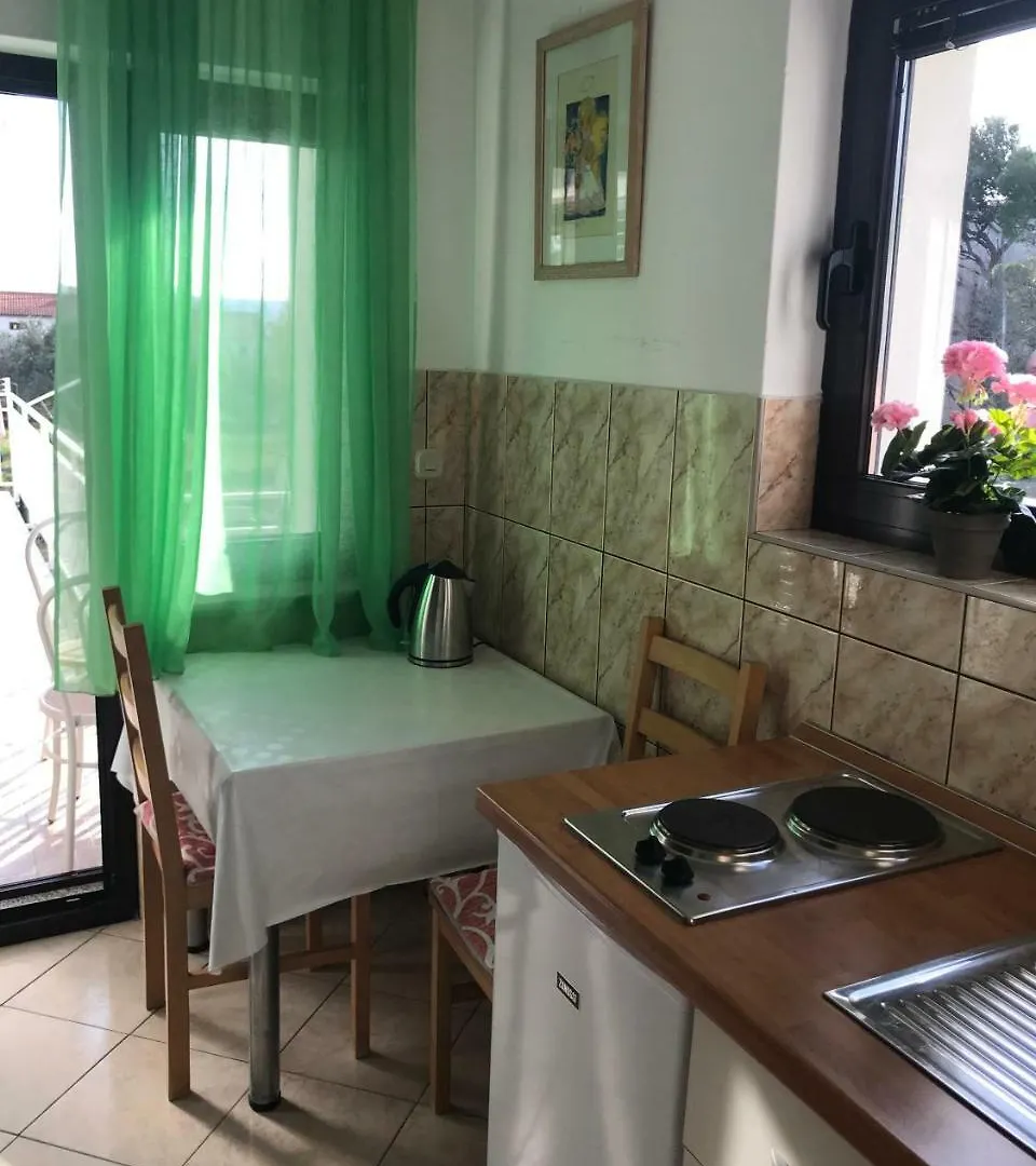Apartment Apartman Ive Starigrad Paklenica